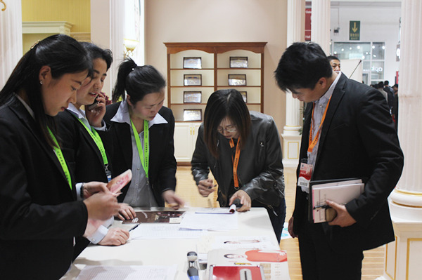 易高定制家具在北京建博会美满胜利