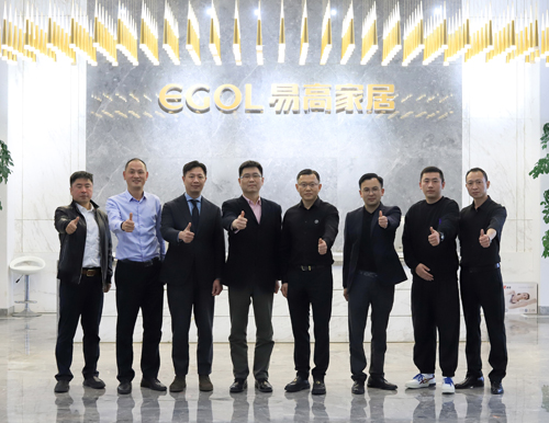  接待德国海蒂诗中国区董事总司理吴小天一行到临国产精品999观赏交换！
